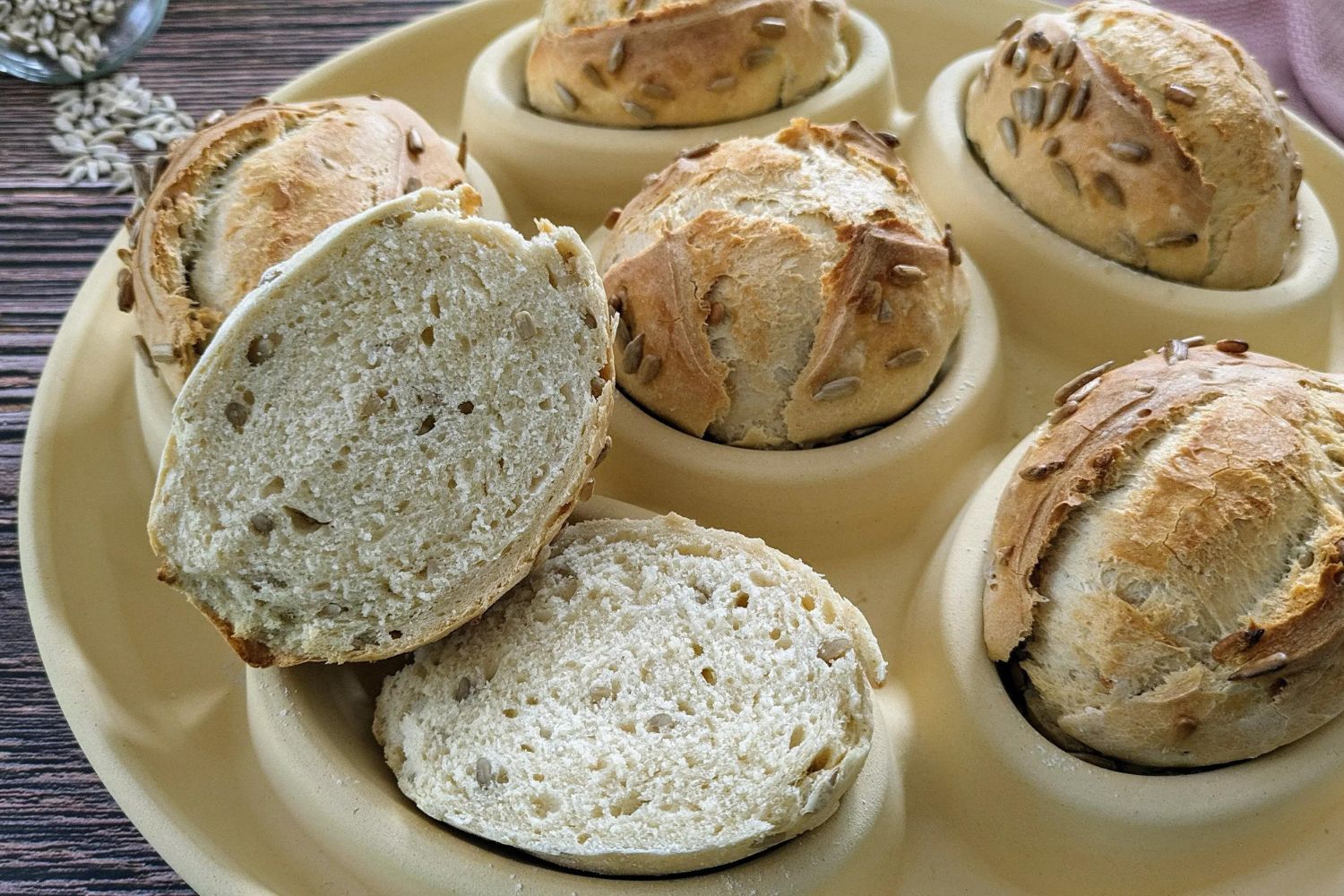 Sonnenblumenkernbrötchen