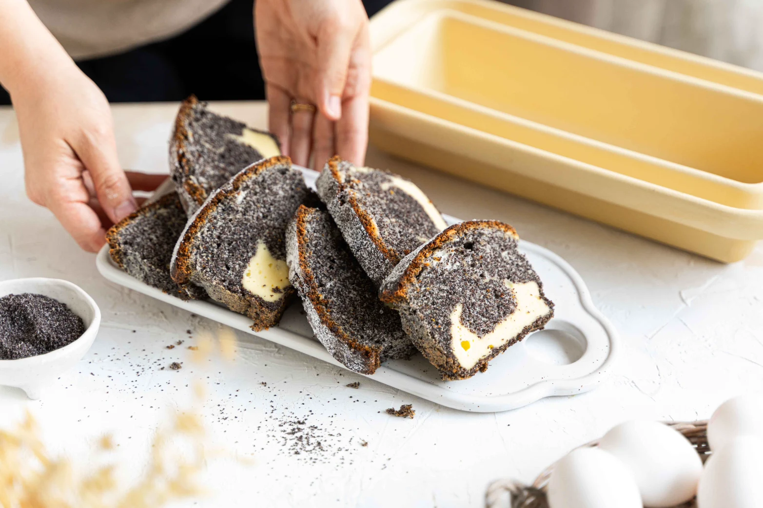 Mohnkuchen mit Käsekuchencreme