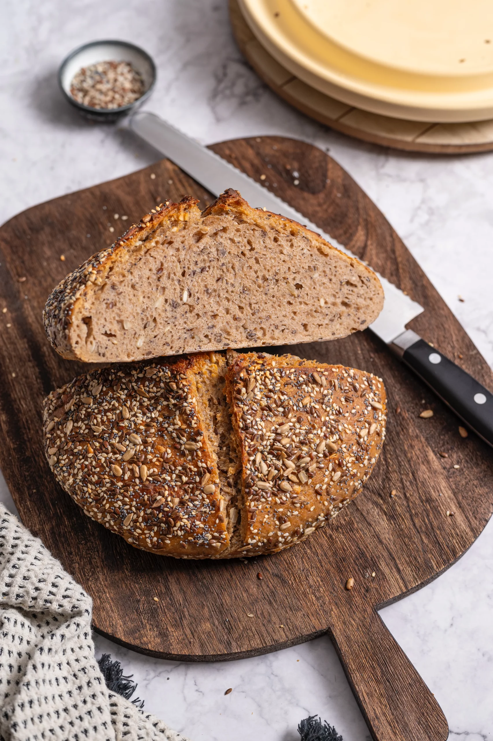 Sauerteigbrot mit Körnern